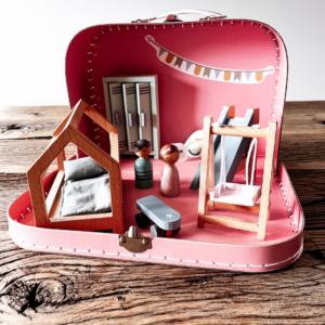 poppenhuis, poppenhuis in een koffer, klein poppenhuis, speelgoed meisje